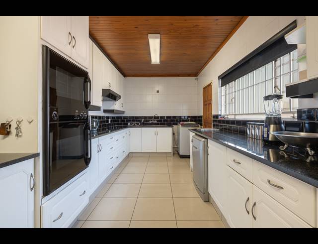3 BEDROOM HOUSE FOR SALE IN ELANDSHAVEN